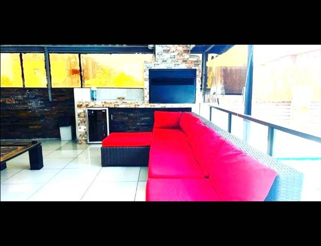 2 BEDROOM TOWNHOUSE FOR SALE IN ARBORETUM